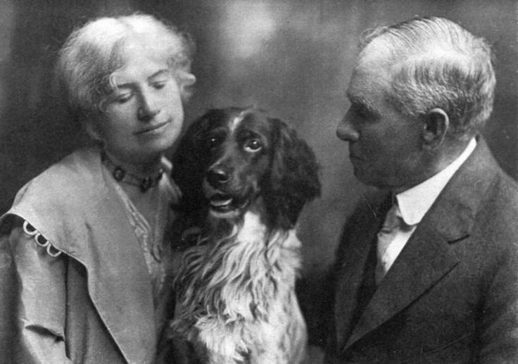 10 Photos That Show The Amazing Life Of Annie Oakley | Personajes - How Old Is Charles Oakley’s Wife? Age & Marriage Details