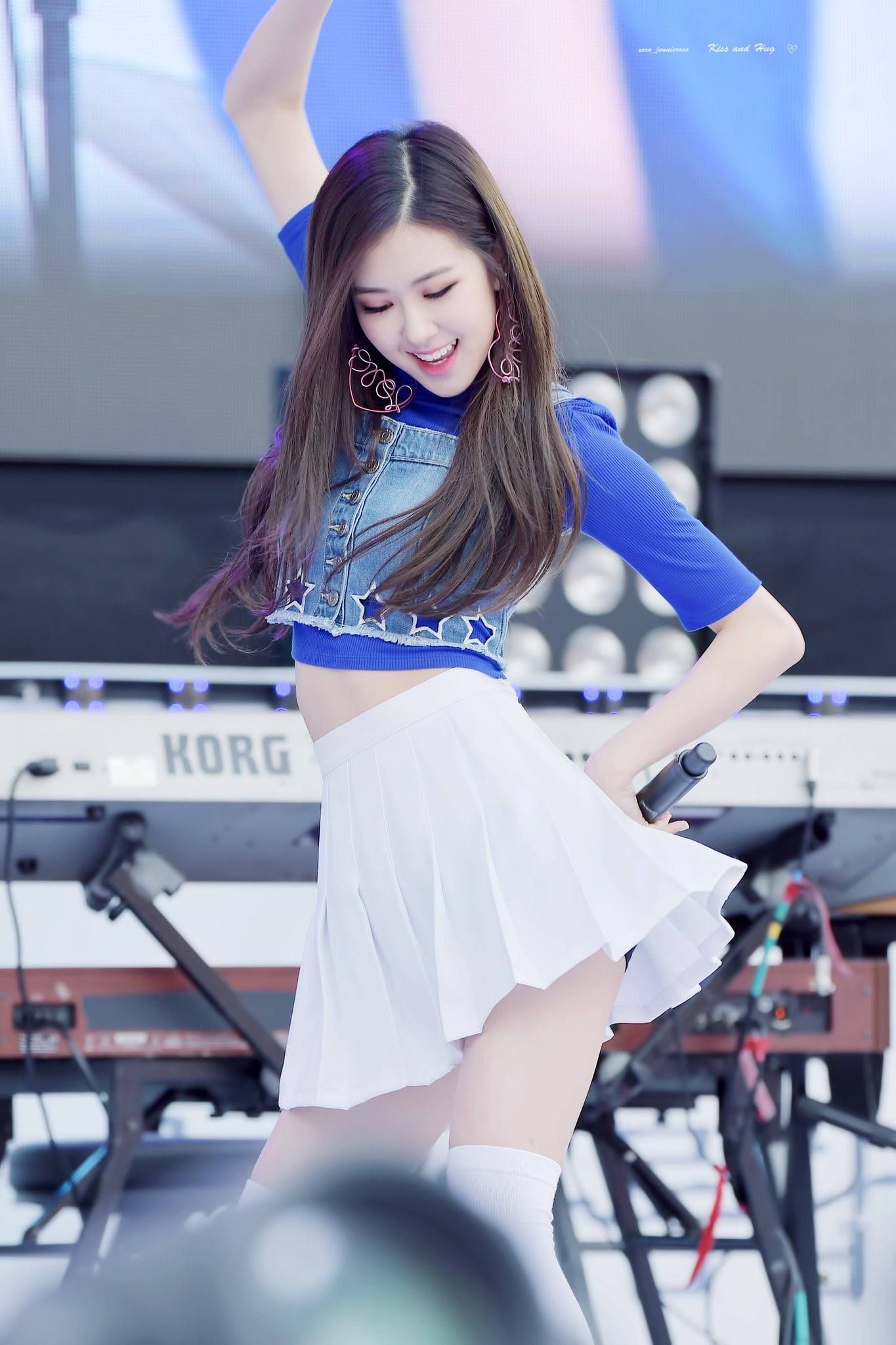 10+ Sexiest Outfits of BLACKPINK Rose - Koreaboo | Blackpink fashion - Lucie Rose: Sexy Pics of the Natural Beauty Owning the Spotlight