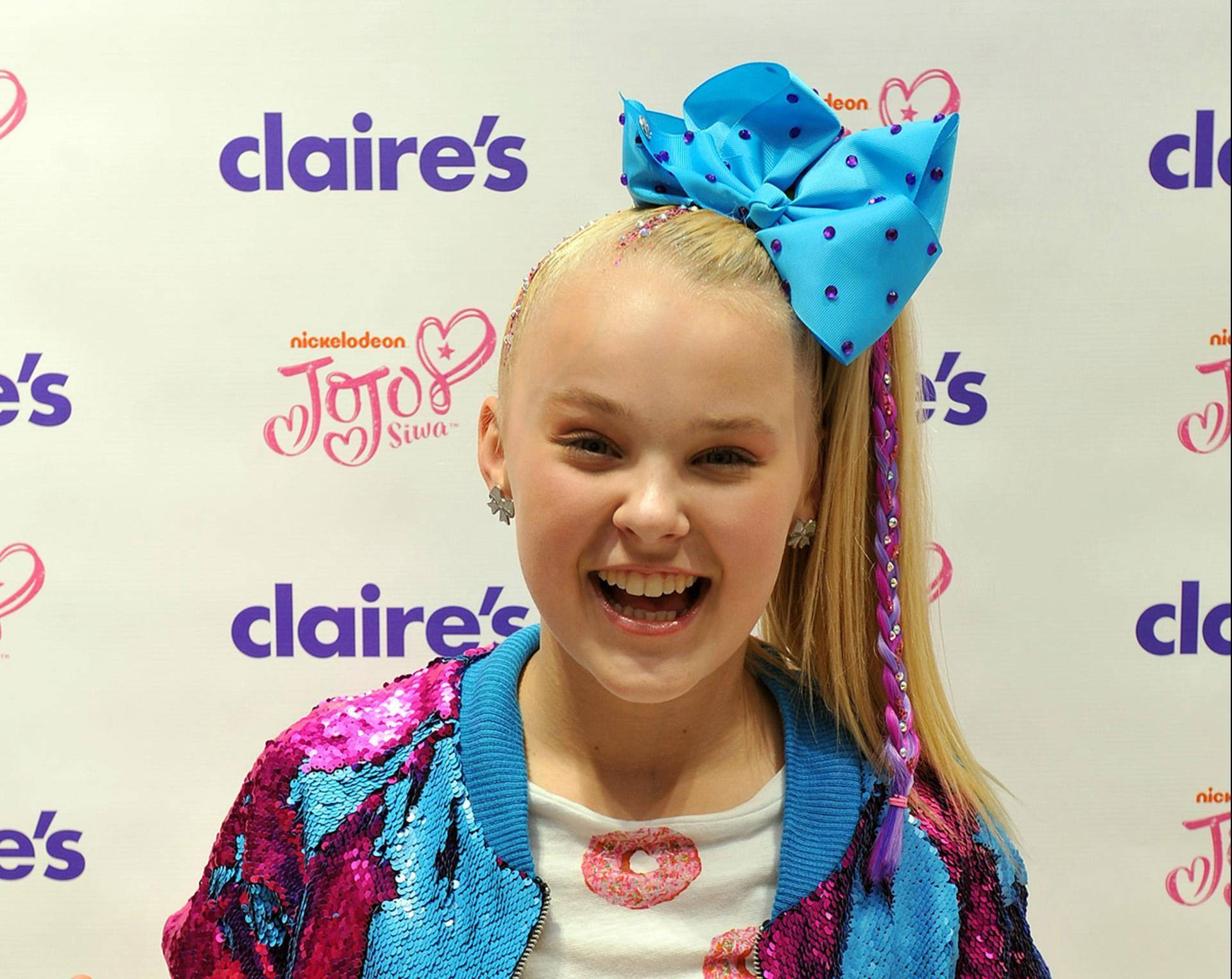 [100+] Jojo Siwa Wallpapers | Wallpapers.com - Who Is JoJo Siwa Dating? Is She Really Dating Chris Hughes?