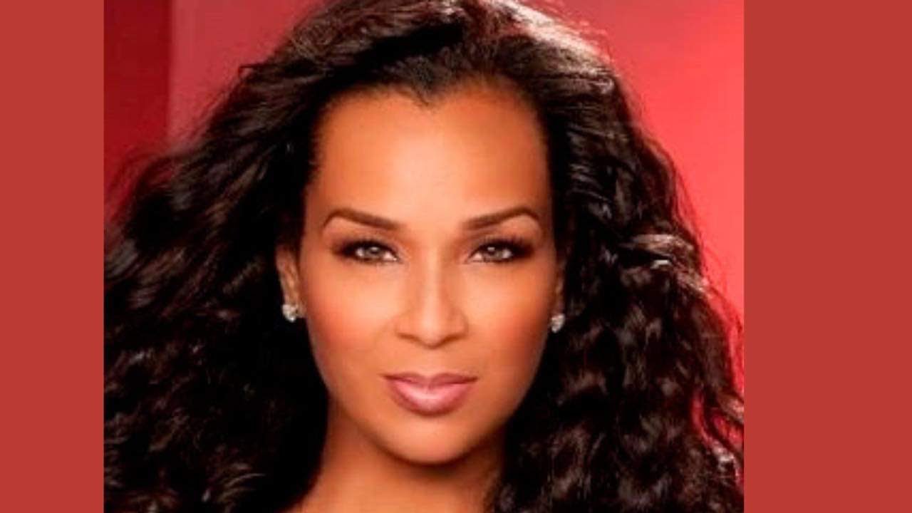 13 Sexy Photos of LisaRaye McCoy - YouTube - LisaRaye McCoy Shines: Sexy Photos Of The Fan Favorite
