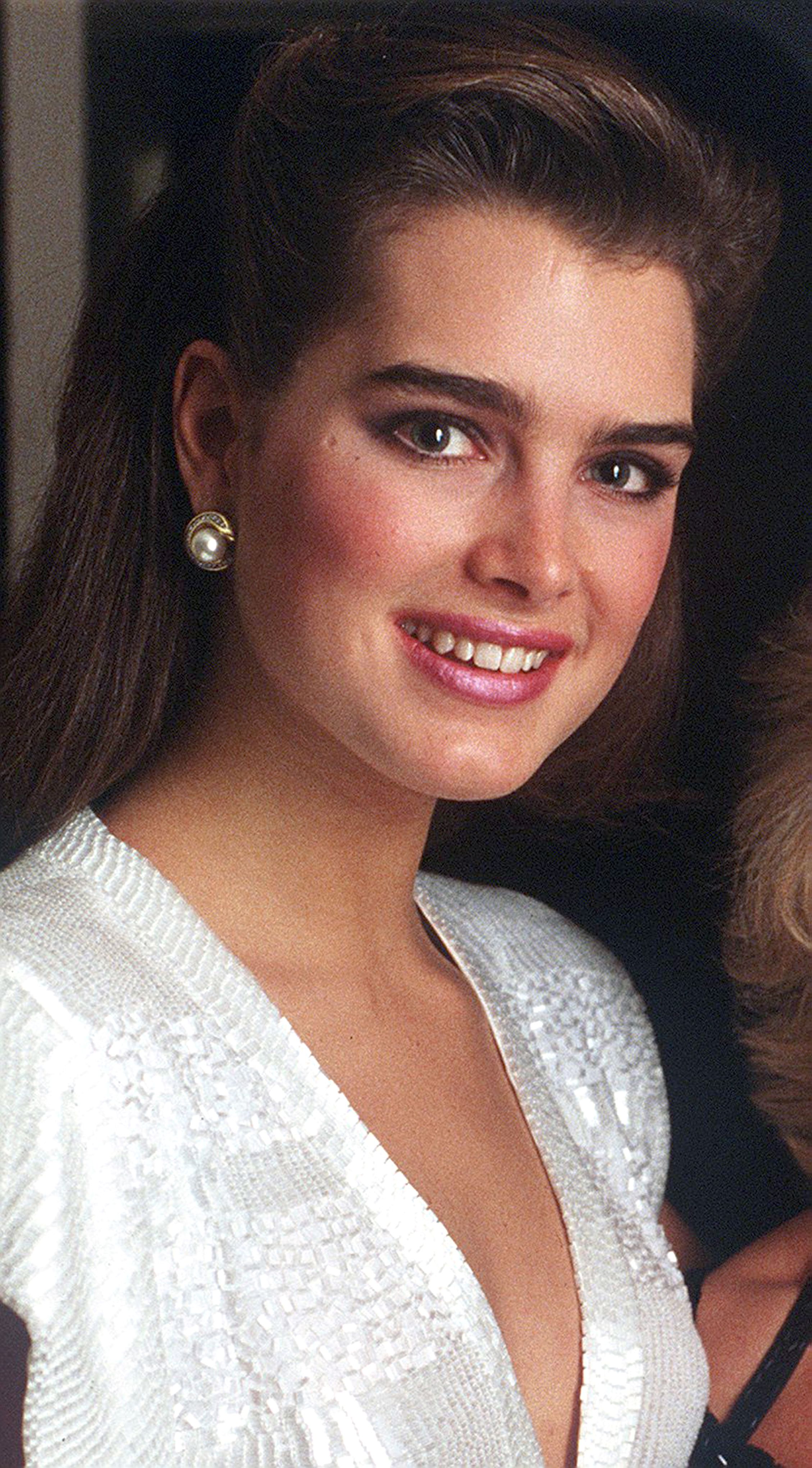 1987 Most Beautiful Faces, Beautiful Celebrities, Beautiful Actresses - How Old Is Brooke Shields? – From Child Star to Style Icon