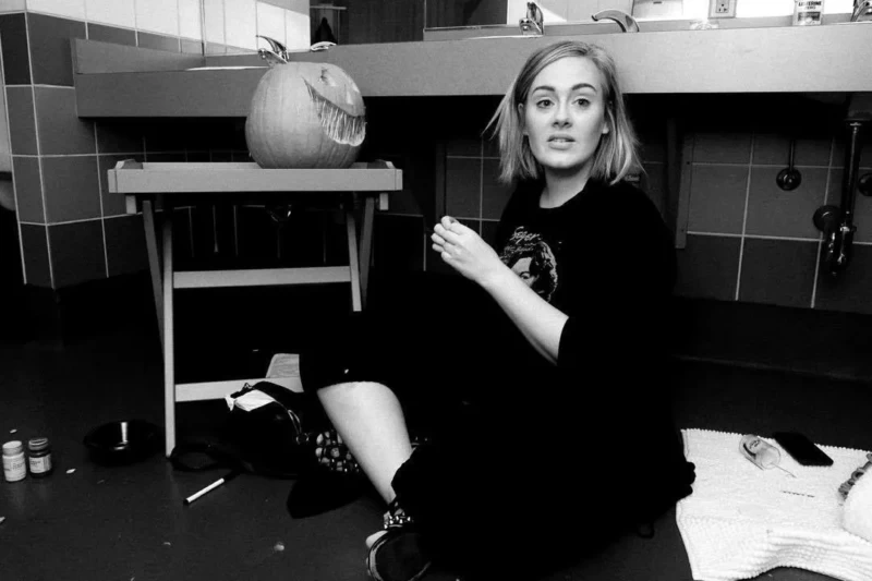 50 Adele Sexy and Hot Bikini Pictures - Woophy - Adele's Stunning Transformation: Her Height, Weight & Body Stats Revealed