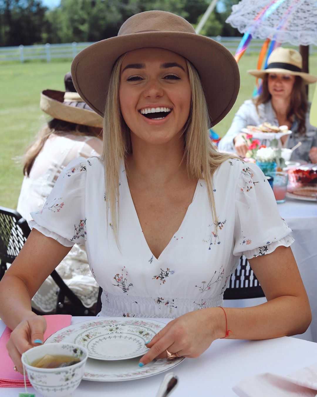 50 Hot And Sexy Sadie Robertson Photos - 12thBlog - Sadie Robertson: Sexy Pics of the Wholesome and Radiant Role Model