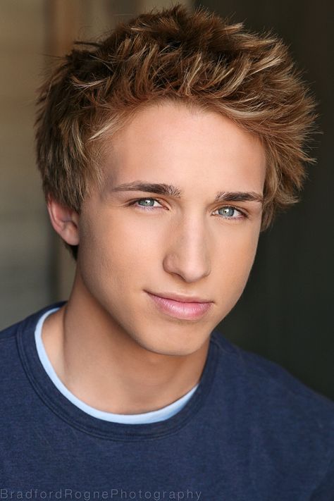7 Shayne Topp ideas | shayne topp, smosh, smosh squad - Shayne Topp Height – Just How Tall Is the Smosh Star?