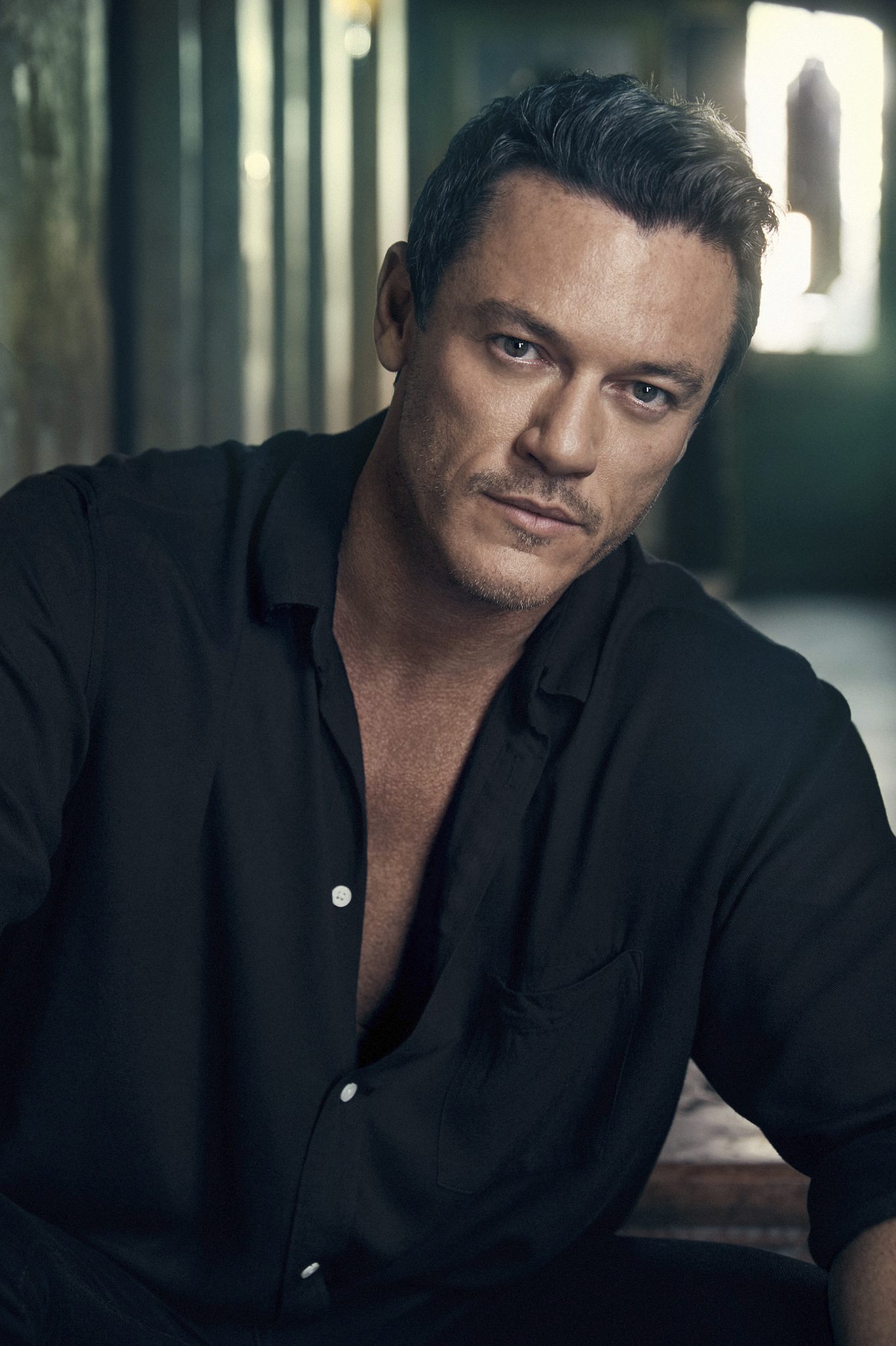 Luke Evans Height – The Voice and the Height of a Hero