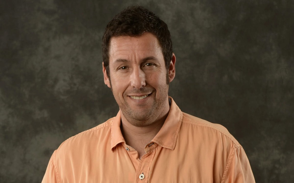 Adam Sandler: El interesante nivel de estudios del Rey de la comedia - How Tall Is Adam Sandler: Comedy King’s Relatable Height