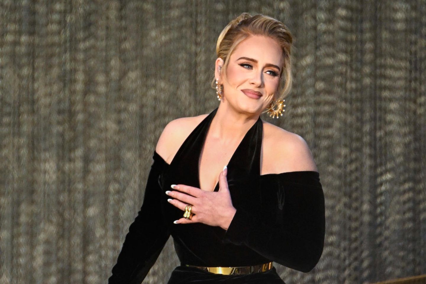 Adele: Beim Cover-Shooting zeigt sie ihre sinnliche Seite | GALA.de - Adele's Stunning Transformation: Her Height, Weight & Body Stats Revealed