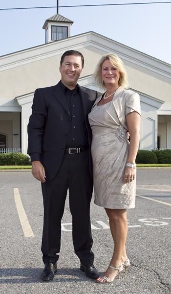 Alan Robertson joins the "Duck Dynasty" family business Former pastor - Who Is Al Robertson’s Wife? Meet Lisa Robertson from Duck Dynasty