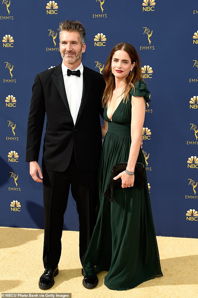 Amanda Peet and pal Sarah Paulson can't stop laughing during shopping - Who Is Amanda Seyfried’s Husband? Meet Thomas Sadoski, Her Broadway Love