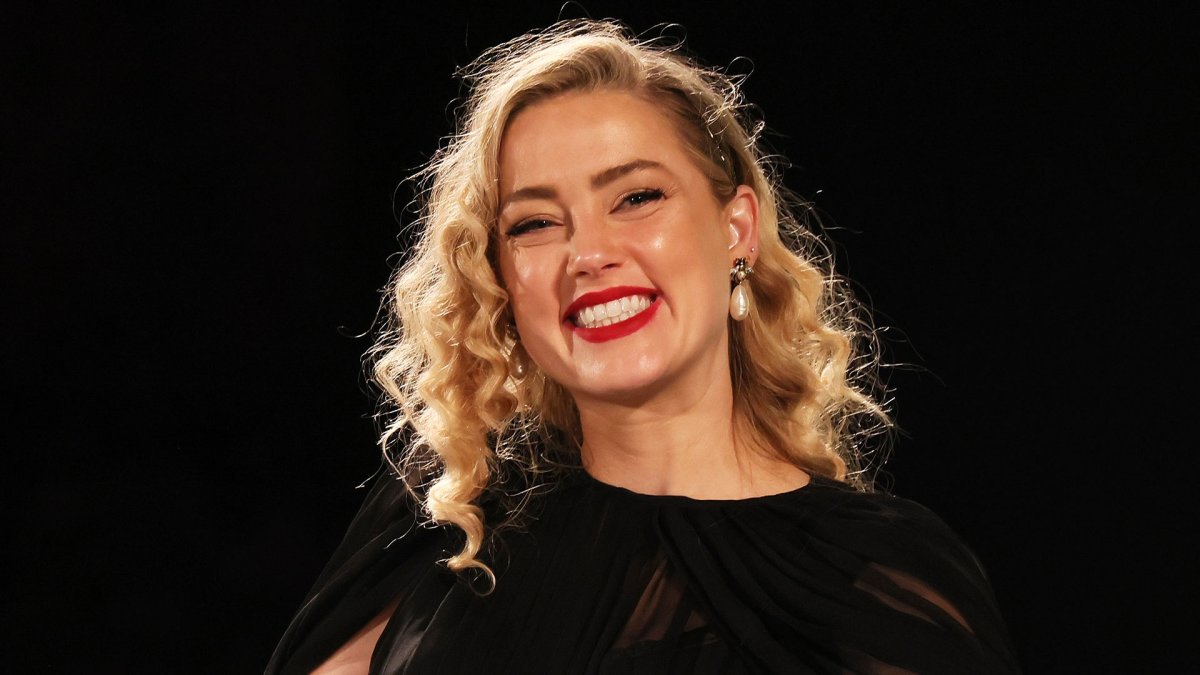 Amber Heard shares rare glimpse into her ‘theatre era’ – NBC Bay Area - How Tall Is Amber Heard: Aquaman Star’s Striking Silhouette