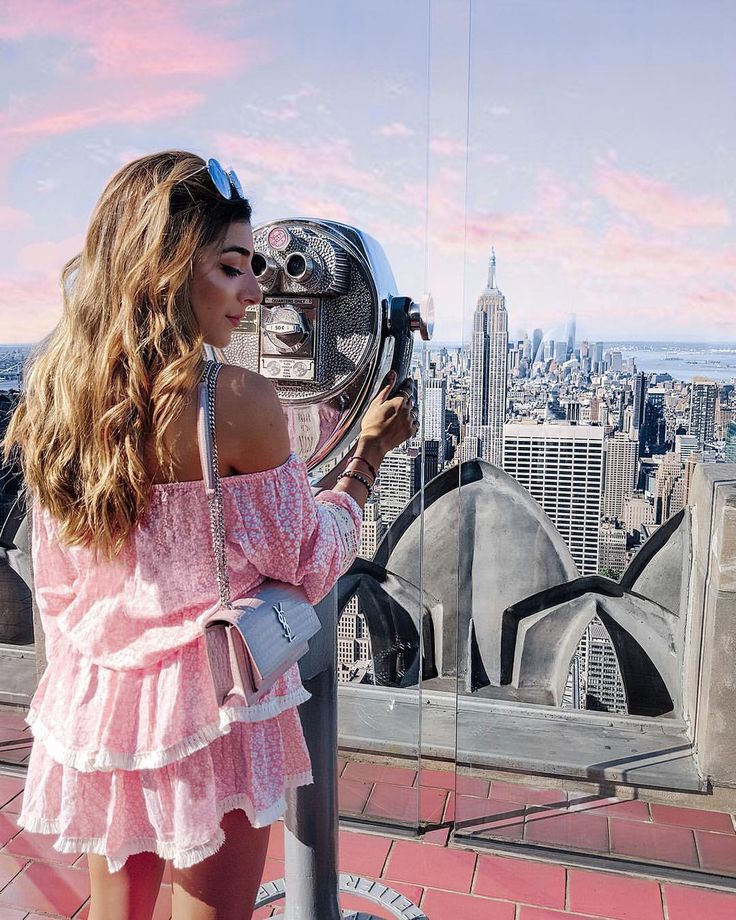 Amelia Liana on Instagram: “When you're 70 floors high and people on - Amelia Liana: Sexy Pics of the Lifestyle Influencer with Flair