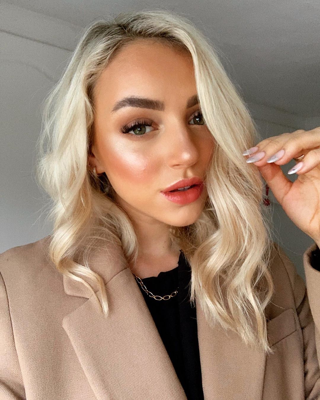 Amelia Taylor on Instagram: “Wishing you all luck for the first 2020 - Amelia Taylor: Sexy Pics of the TikTok Star with a Fiery Glow