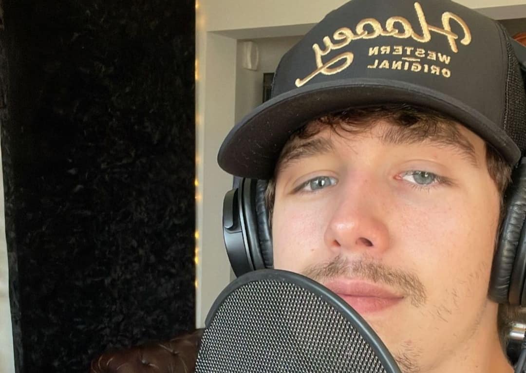 'American Idol' Winner Noah Thompson Shares Studio Selfie And Exciting - Noah Thompson Net Worth 2025: American Idol Winner's Earnings