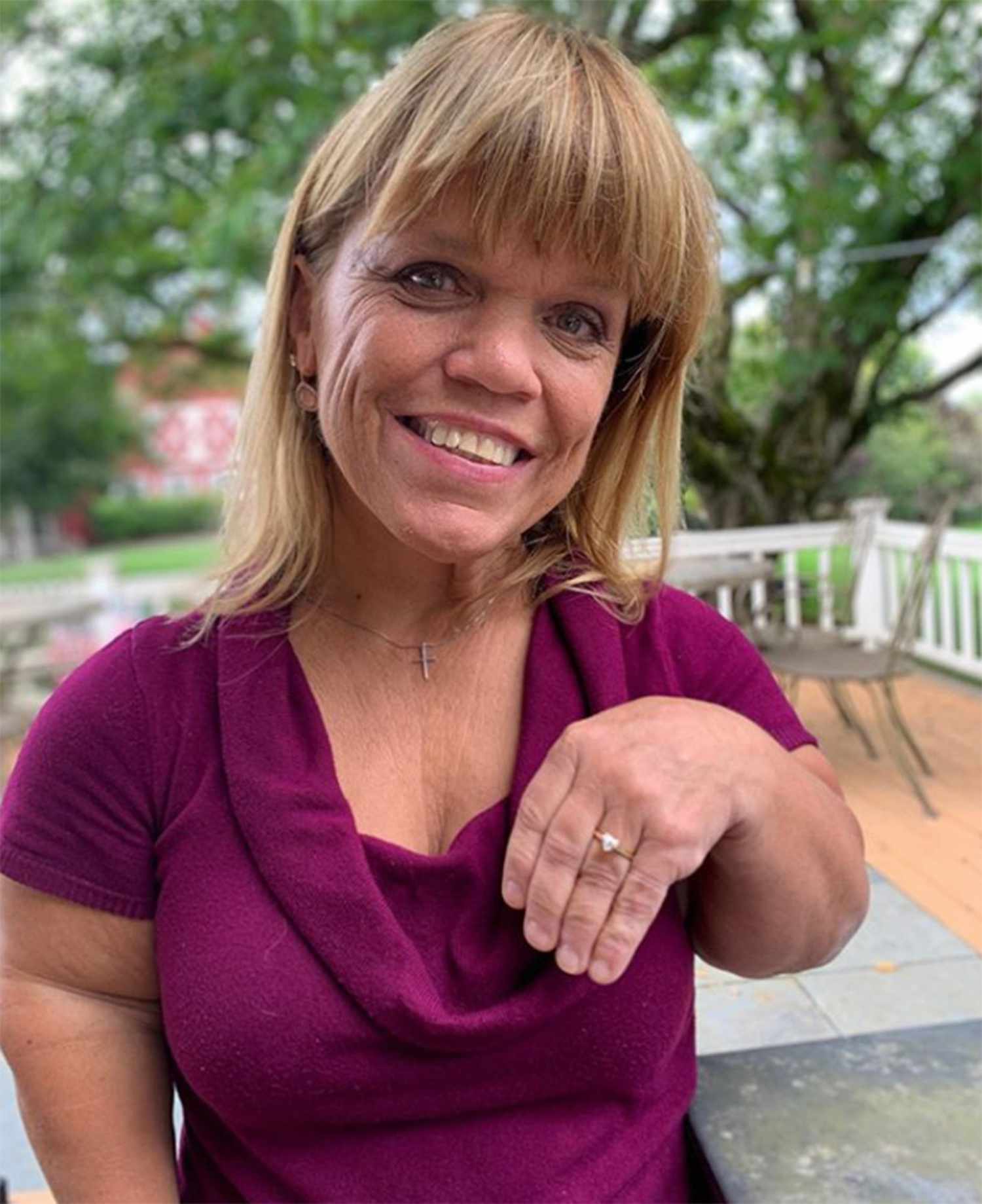 Amy Roloff Shows Off Her 'Heart-Shaped' Engagement Ring - Amy Roloff Height – Little People Star's Stats