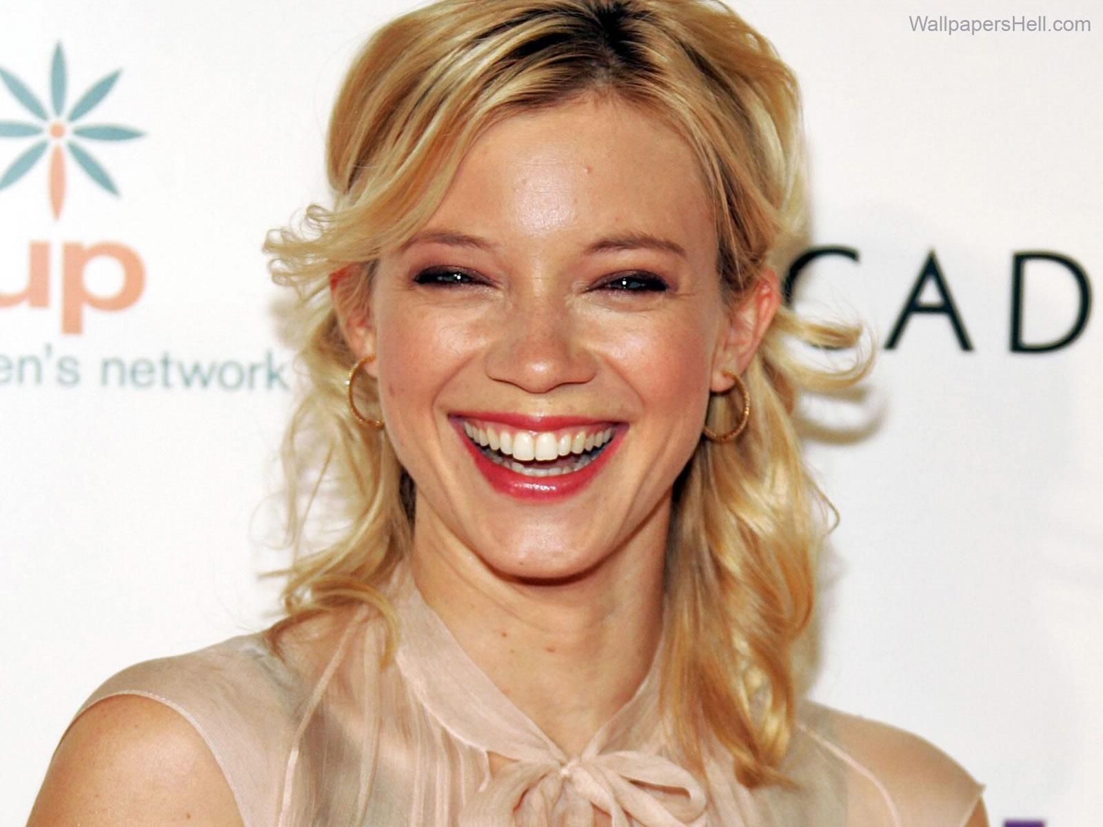 Amy Smart | Actress Profile and Photos-Images 2012 - Amy Smart's Radiance Captured: Sexy Photos That Wow