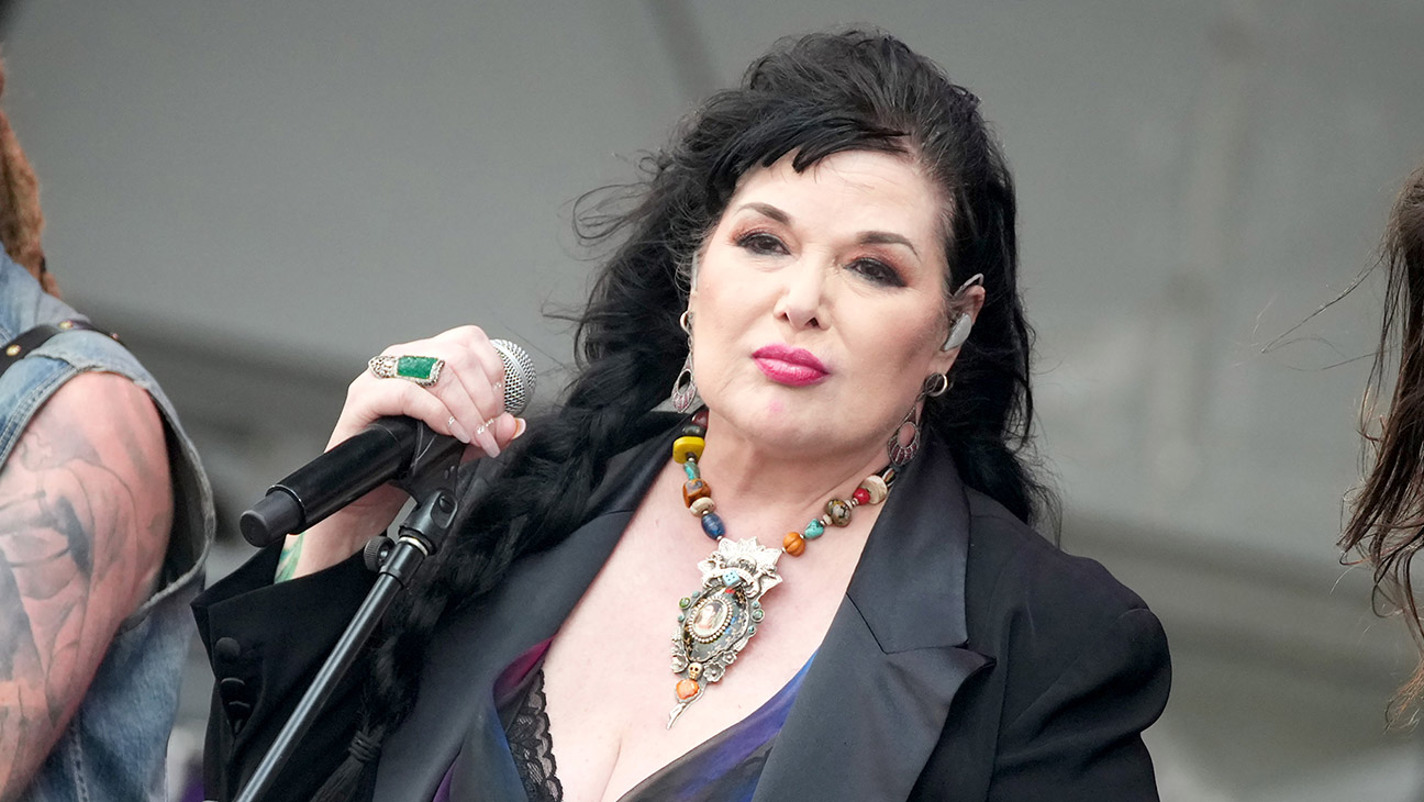 Ann Wilson Announces Cancer Diagnosis, Postpones Heart Tour - How Tall Is Ann Wilson? Heart’s Lead Singer Stands Tall