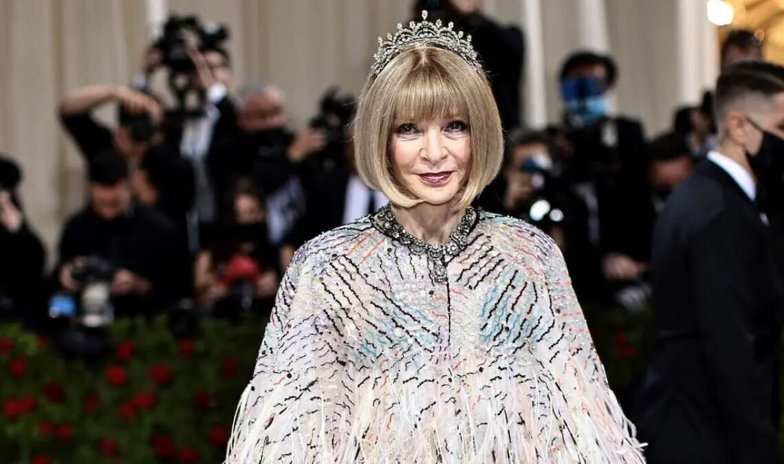 Anna Wintour Net Worth 2023, Houses, Car Collection & Salary - Anna Wintour Salary – How Much Does the Vogue Editor Earn?
