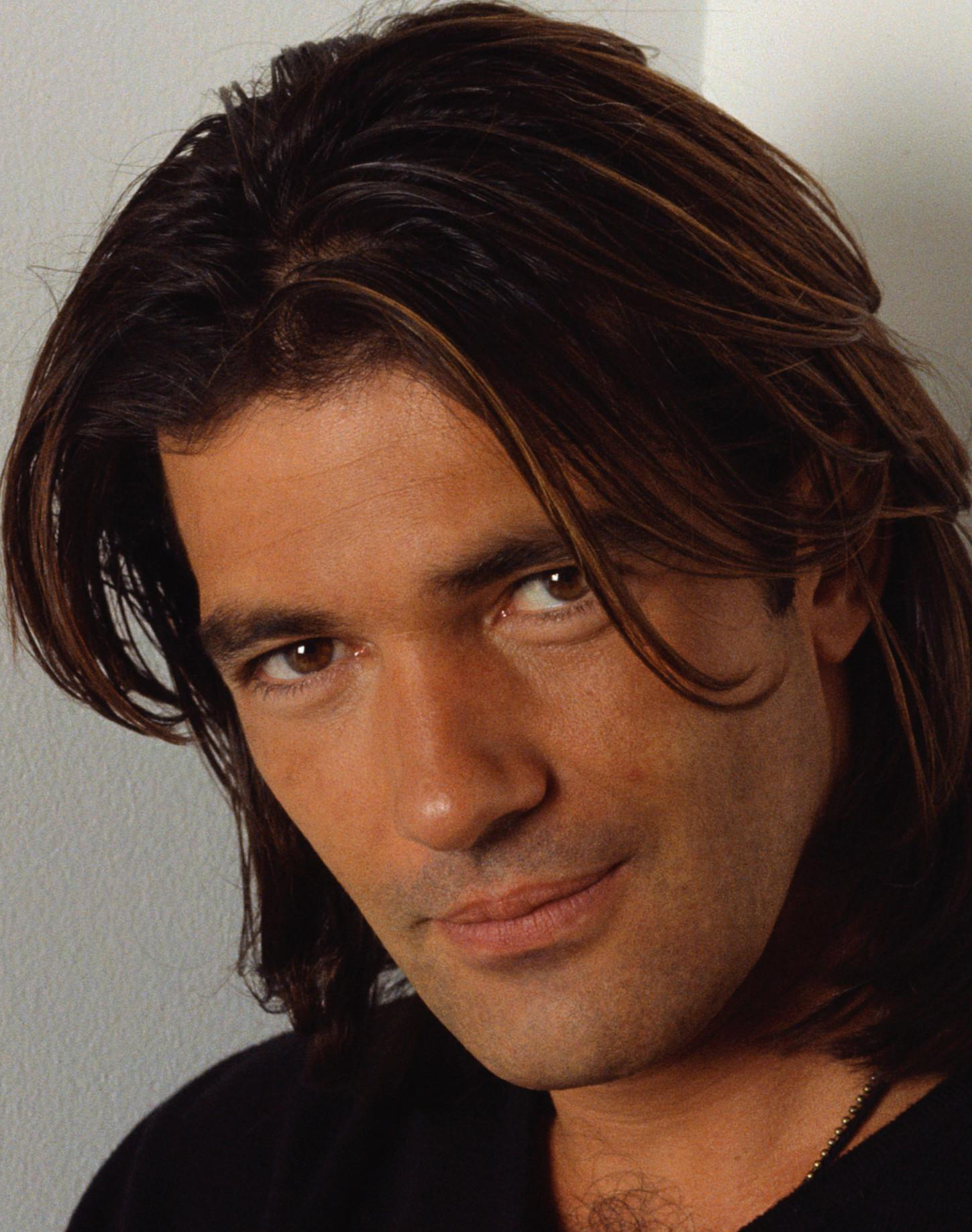 Antonio Banderas photo #370184 | Celebs-Place.com - Antonio Brown’s Wife: Chelsa Shannon, the NFL Star’s Better Half