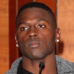 Antonio Brown - Age, Family, Bio | Famous Birthdays - How Old Is Antonio Brown? NFL Controversy & Birthday Facts