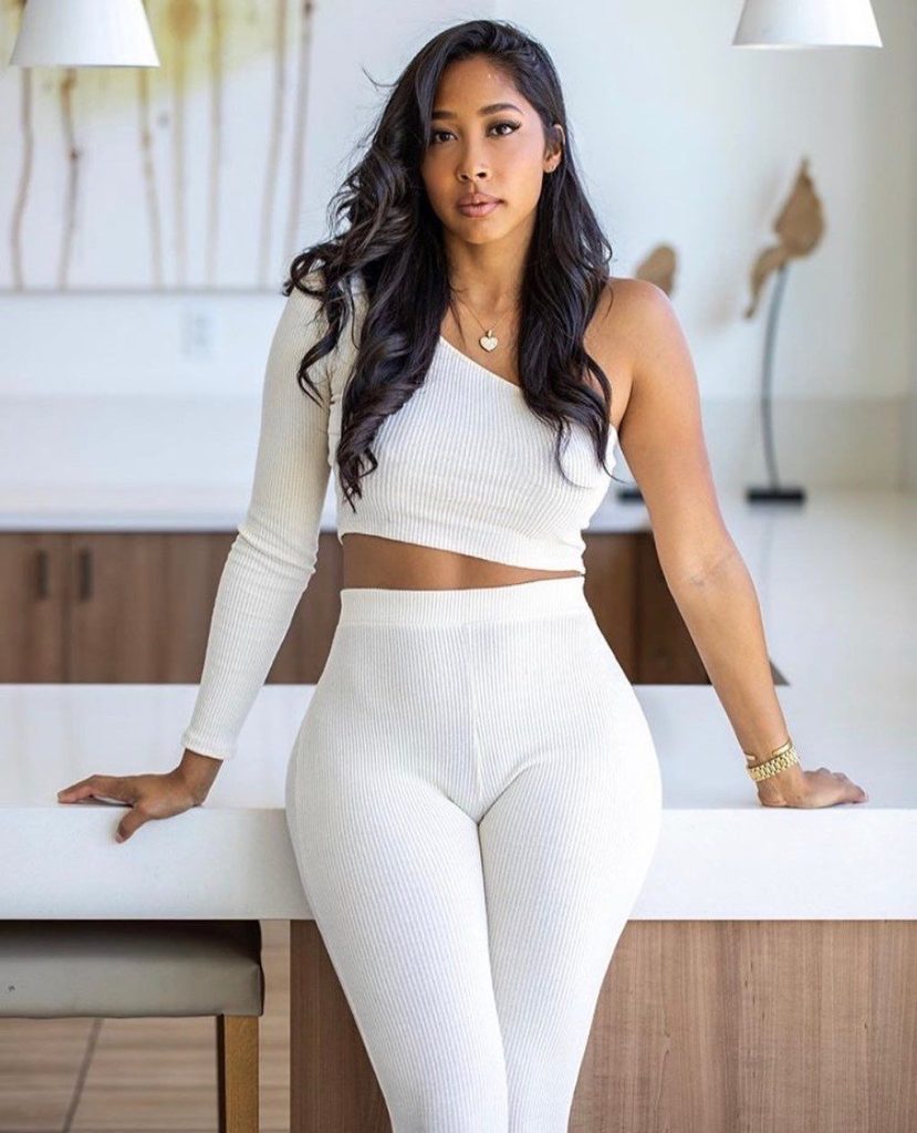 How Tall Is Apryl Jones? Her True Height May Surprise You
