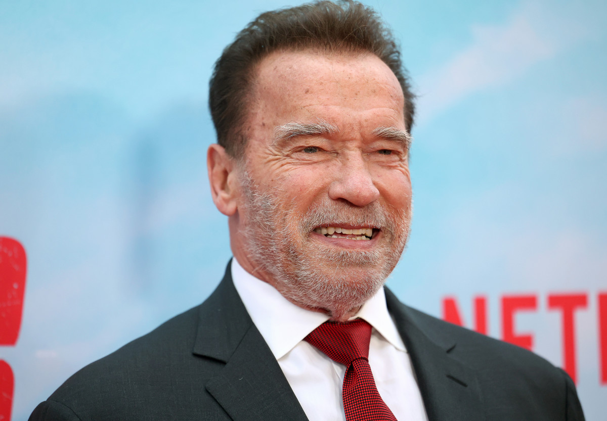 Arnold Schwarzenegger - DeronDarrach - What Is The Net Worth Of Arnold Schwarzenegger