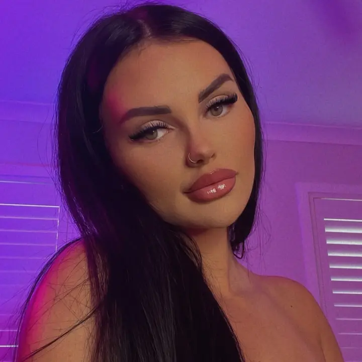 🦄 @officialreneegracie - Renee Gracie - TikTok - Renee Gracie: Sexy Pics of the Race Car Driver-Turned-Influencer