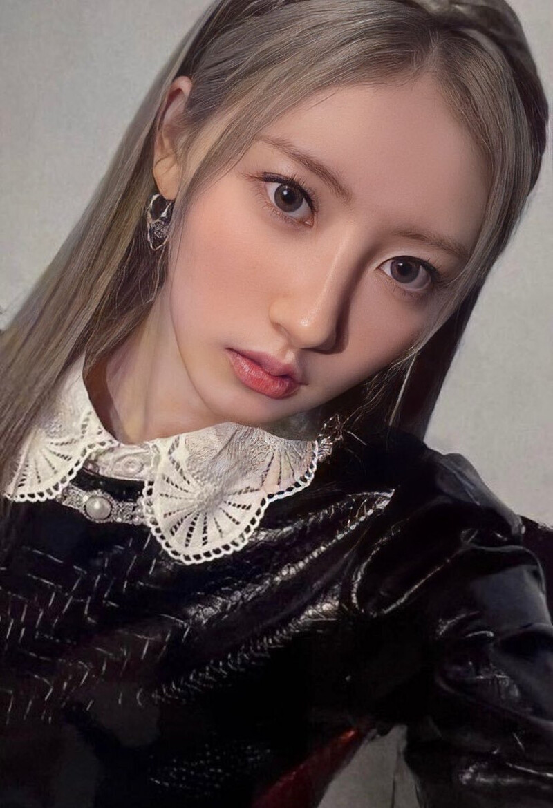 BABYMONSTER - 'BABYMONS7ER' Photocard [SCANS] | kpopping - Huh Yunjin Height – How Tall Is the LE SSERAFIM Singer?