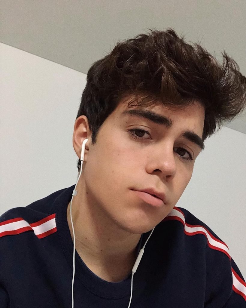 Benji Krol Wiki, Boyfriend, Gay, Age, Family Photo & More - How Tall Is Benji Krol? TikTok Star’s True Height Uncovered