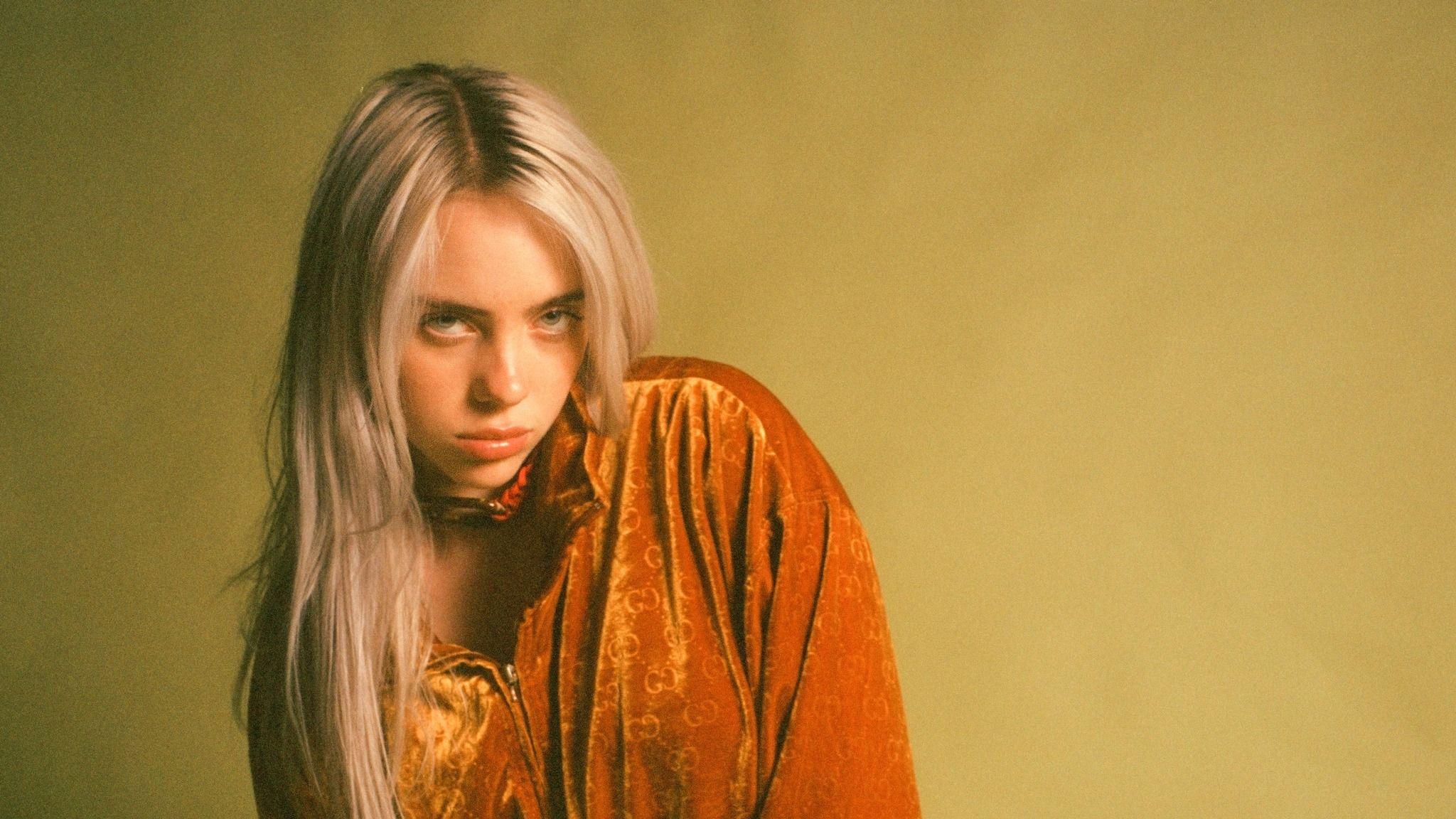Billie Eilish Sexy - Themes10.win - Billie Eilish’s Style Evolution – From Oversized Streetwear to Haute Couture