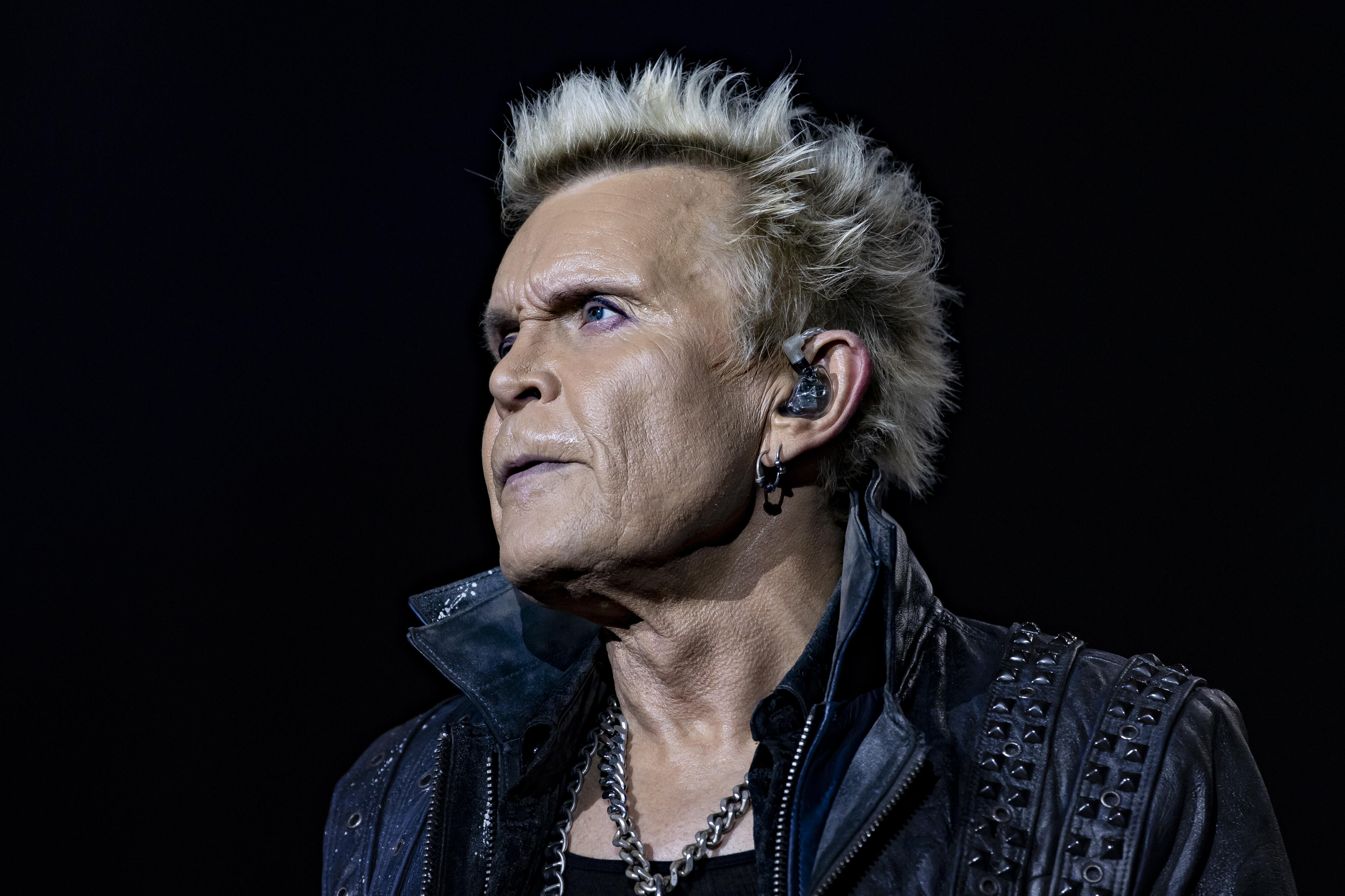 Billy Idol Height – Rock Legend’s Height Might Surprise You