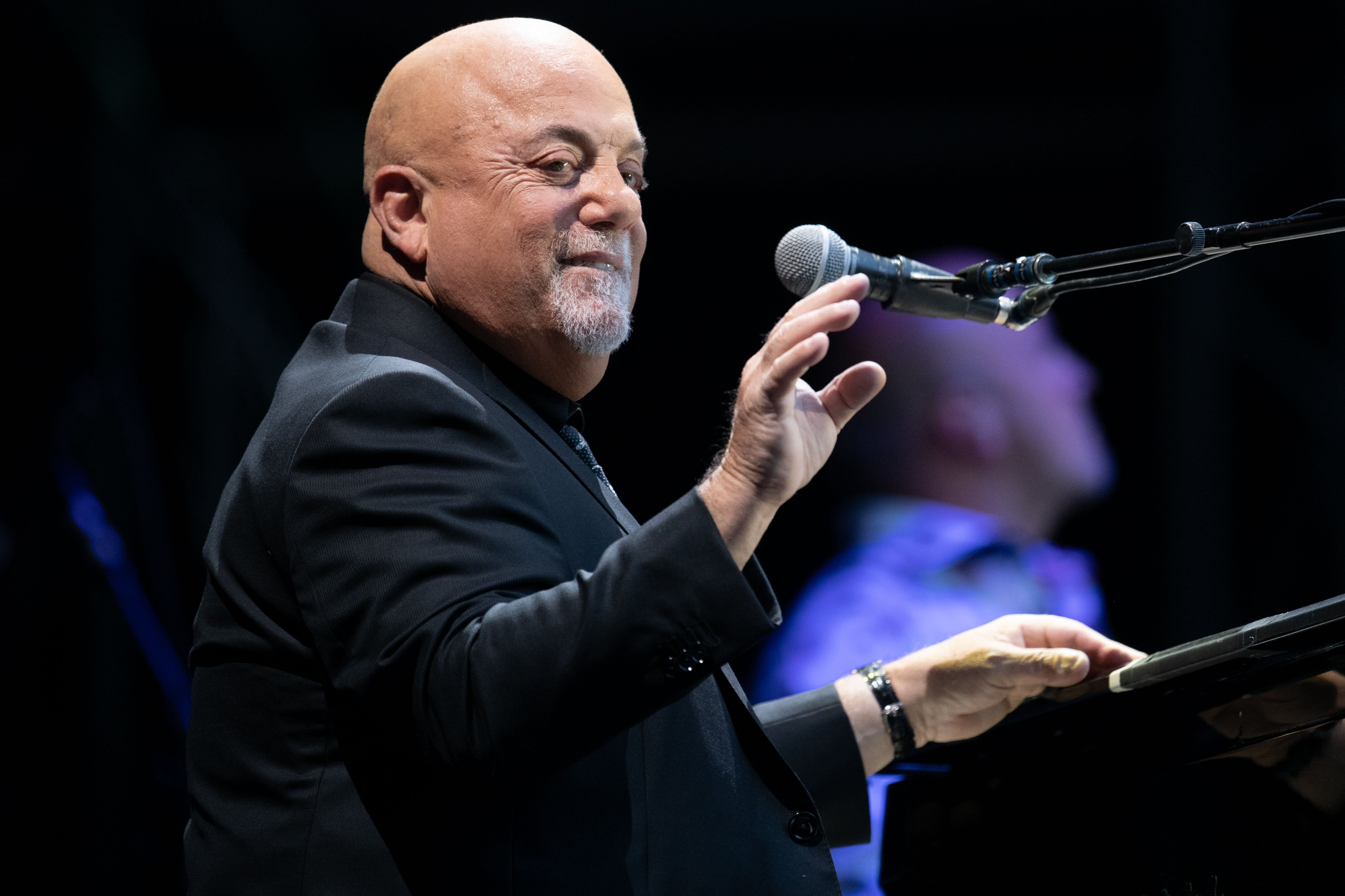 Billy Joel - Billy Joel Postpones Tour Dates After Normal Pressure Hydrocephalus Diagnosis