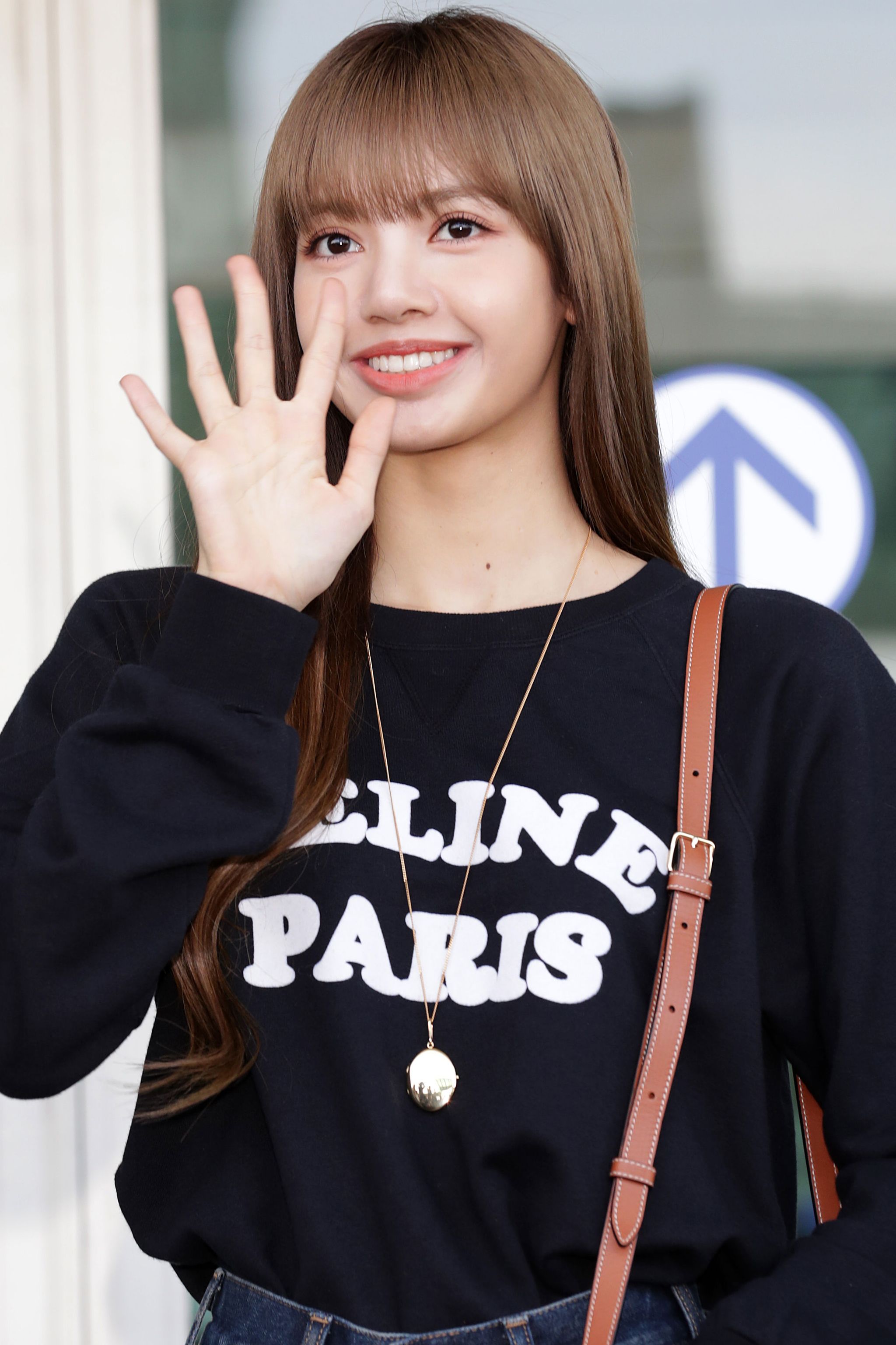 Blackpink's Lisa Shares An Office-Appropriate Outfit That Works - How Tall Is Lisa Barlow: Real Housewives of Salt Lake City Star’s Stats