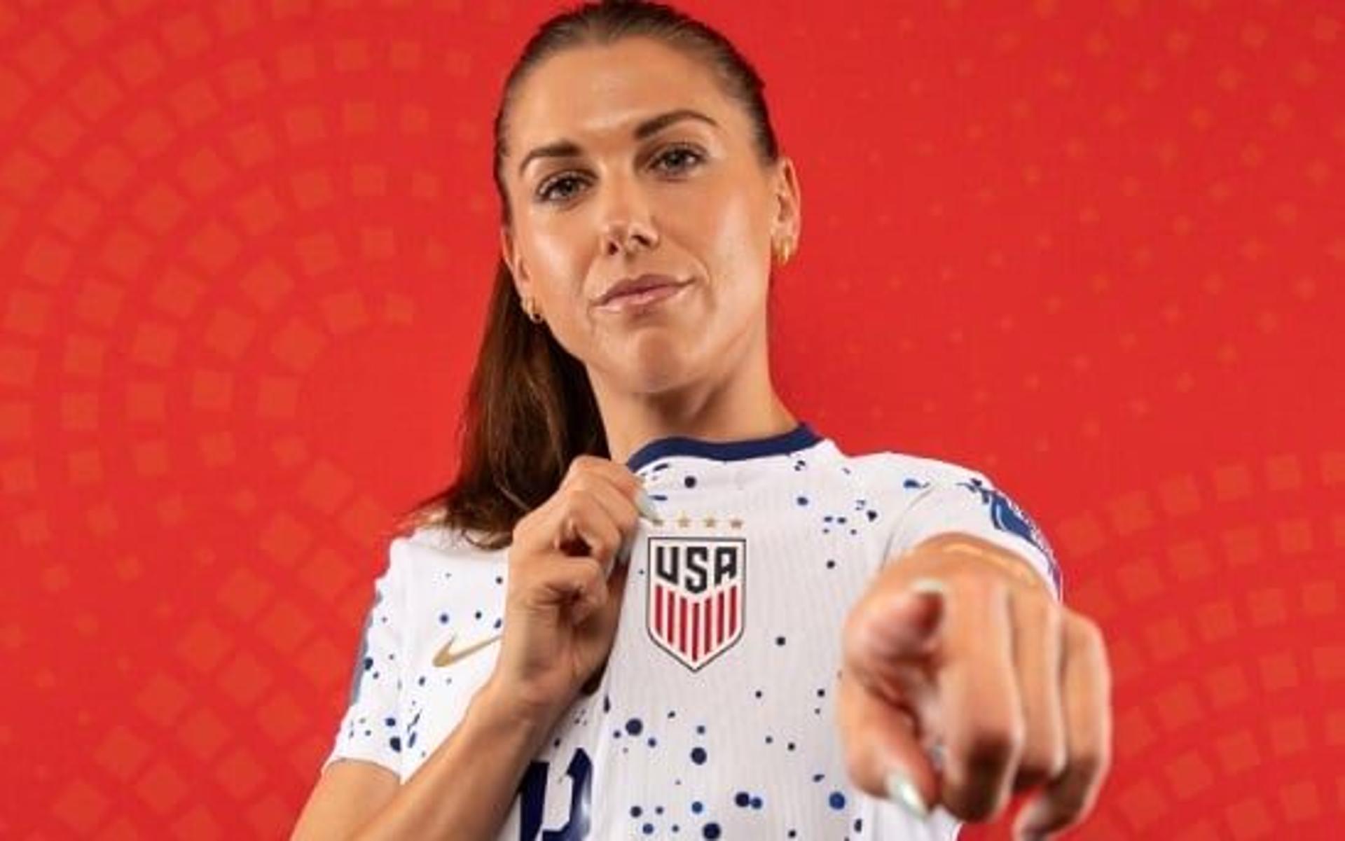 Brasil x EUA nas redes: Alex Morgan é fenômeno e Bia Zaneratto se - Alex Morgan Off The Field: Sexy Pics Of The Soccer Superstar