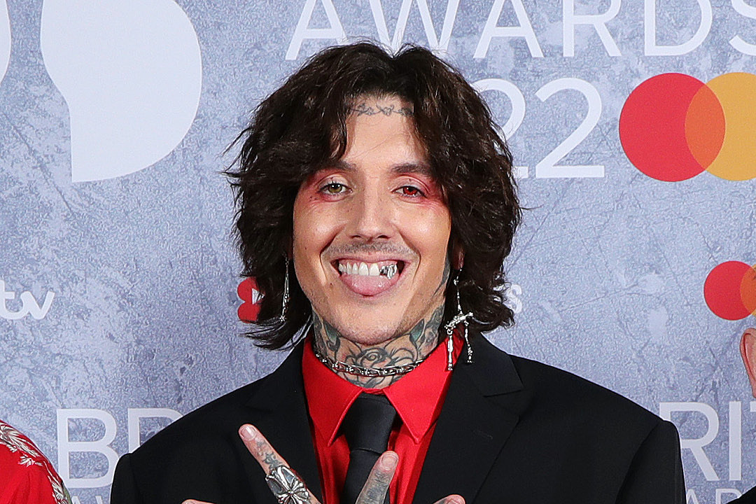 Bring Me the Horizon's Oli Sykes Has Vampire Fangs Now - Oli Sykes Height: Bring Me The Horizon Frontman Stands Tall