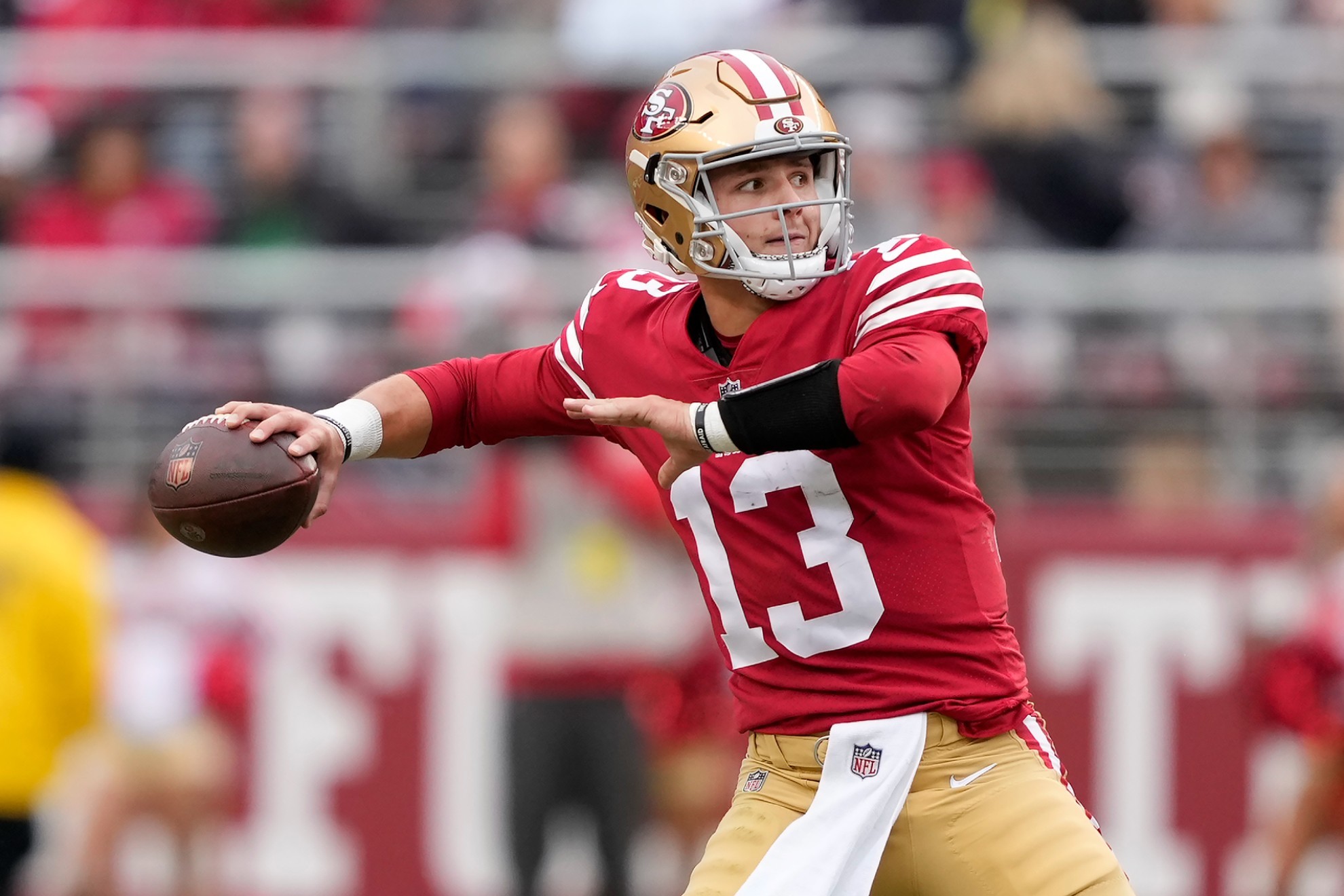 How Tall Is Brock Purdy: NFL Quarterback’s Athletic Frame