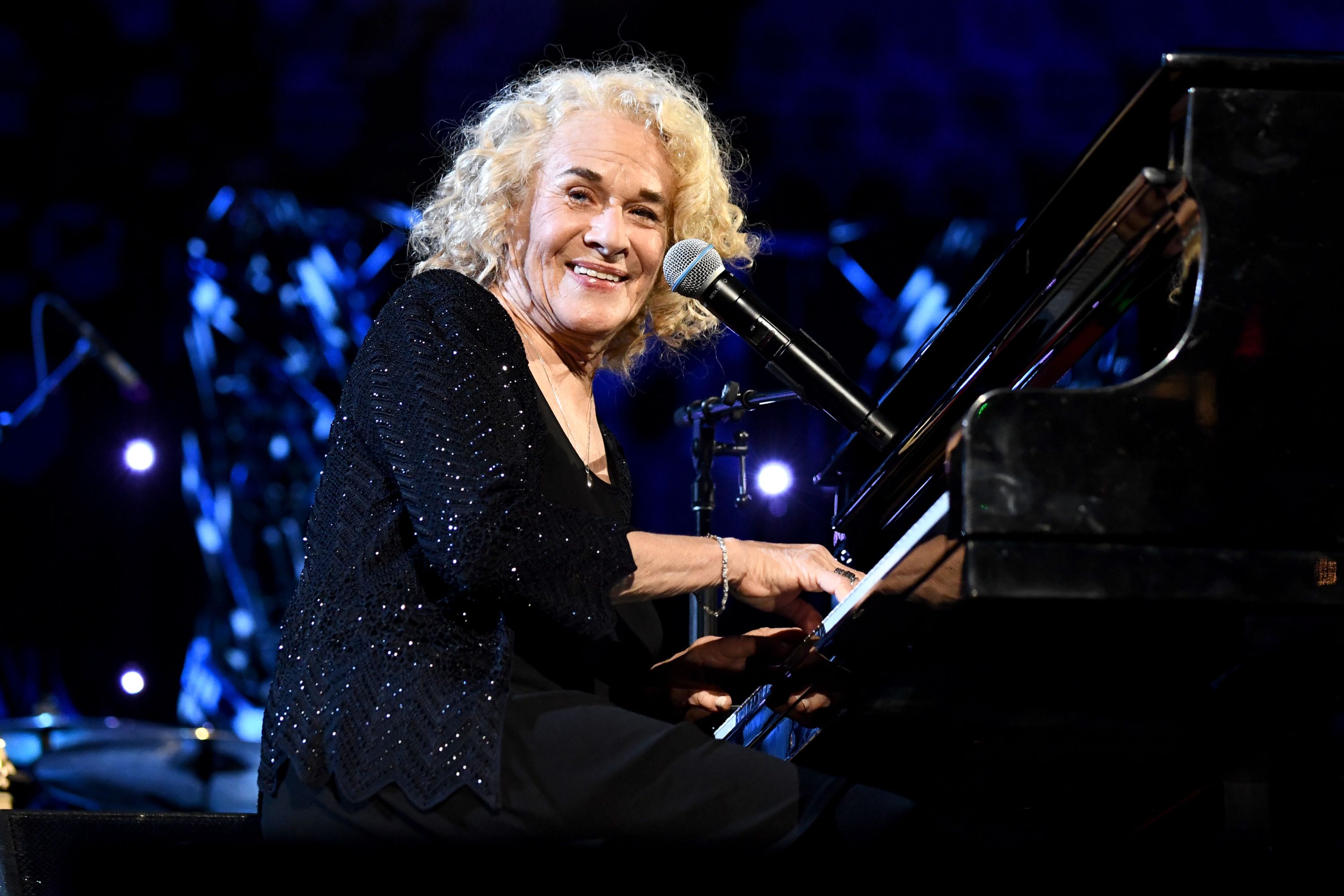Carole King Height – Musical Legend’s True Stature