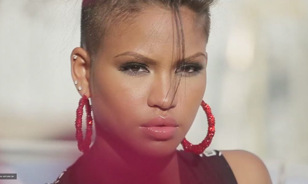 Cassie Height, Weight, Age and Body Measurements - How Old Is Cassie? Singer & Model's Age And Career Evolution