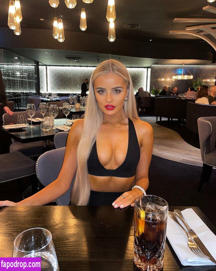 Cat Kivlin: Sexy Pics of the TikTok Star with a Flirty Edge