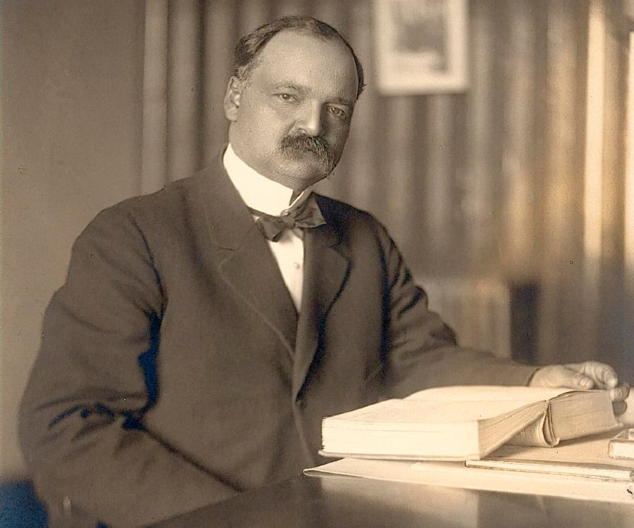 Charles Curtis Biography - Childhood, Life Achievements & Timeline - Charles Curtis Ethnicity: America's First Native Vice President