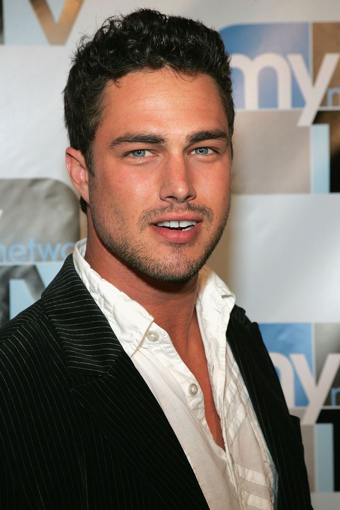 Chicago Fire's Taylor Kinney appears almost unrecognizable in unearthed - How Tall Is Taylen Kinney: TikTok Sensation’s Youthful Stats