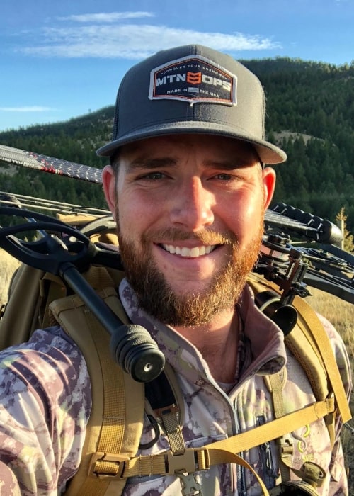 Cody Jones Height, Weight, Age, Spouse, Family, Facts, Biography - Cody Jones Height: Dude Perfect Star's Size