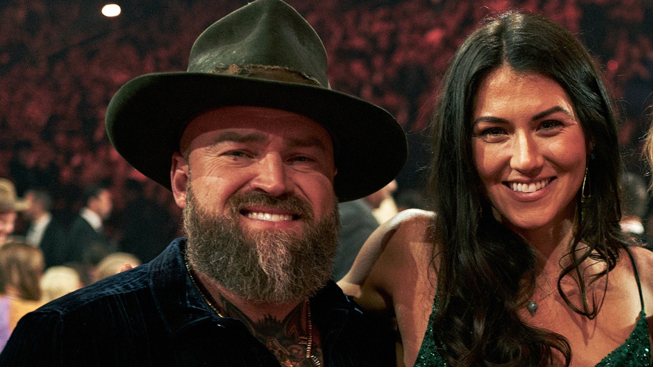Country star Zac Brown engaged to model Kelly Yazdi | Fox News - Who Is Zac Brown Dating? Country Star's Romance Update