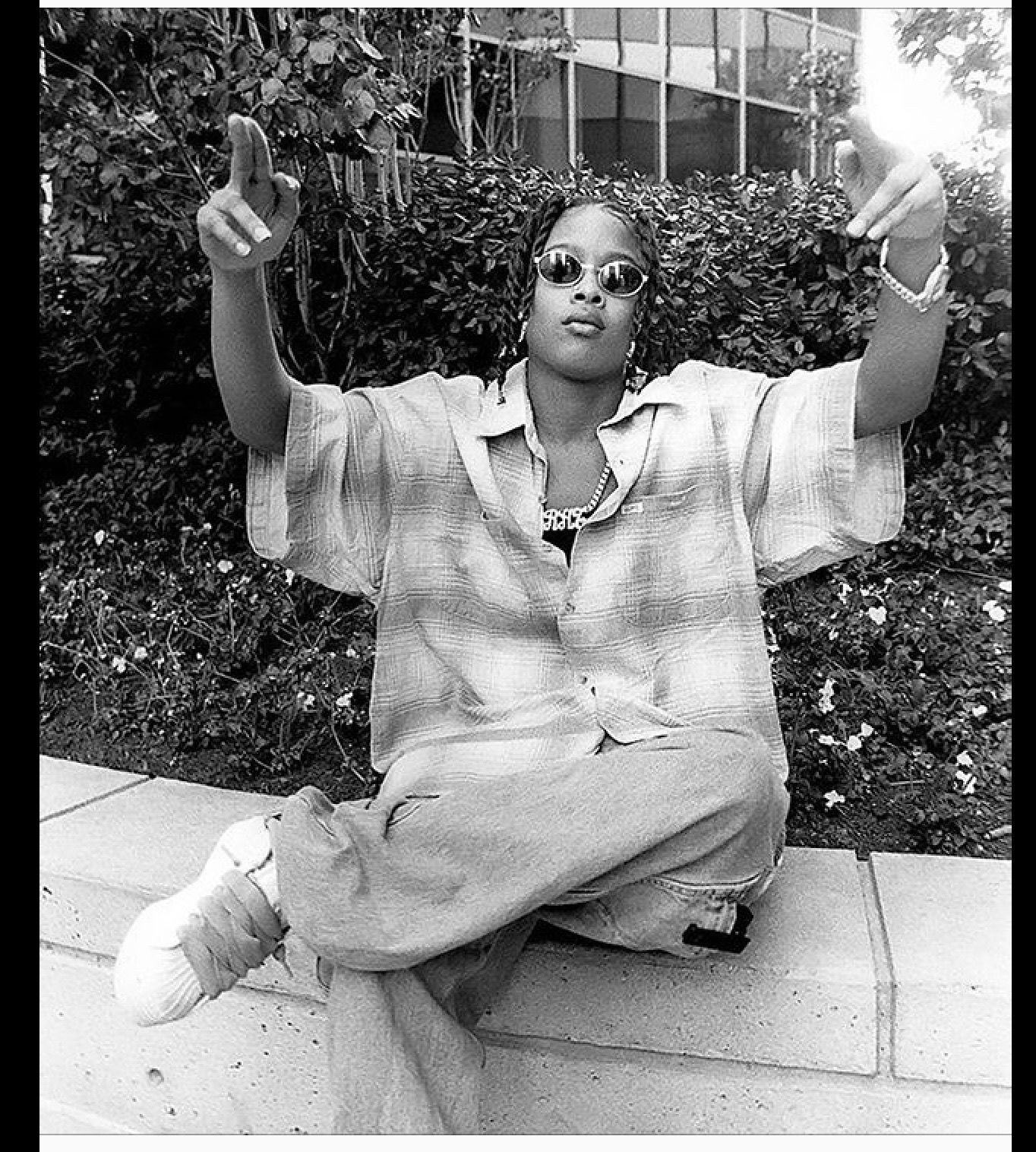 Da Brat ~🐐 90s Hip Hop Outfits, Hipster Outfits, Dope Outfits, Hip Hop - Da Brat’s Height Exposed: How Tall Is The Rap Legend?
