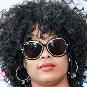 Da Brat - Age, Family, Bio | Famous Birthdays - Da Brat’s Height Exposed: How Tall Is The Rap Legend?