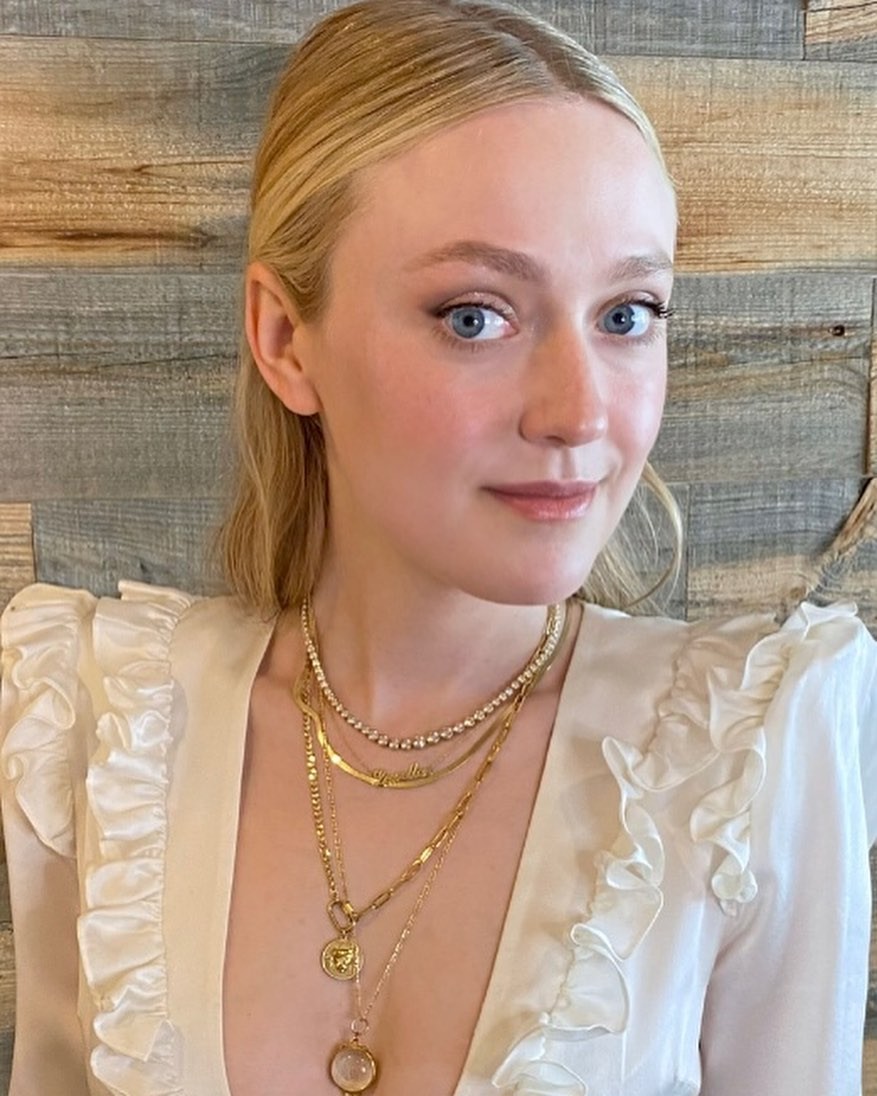 Dakota Fanning Sexy At The Kelly Clarkson Show (8 Photos + Video) | # - Dakota Fanning’s Most Iconic Fashion Moments – Classic Meets Modern