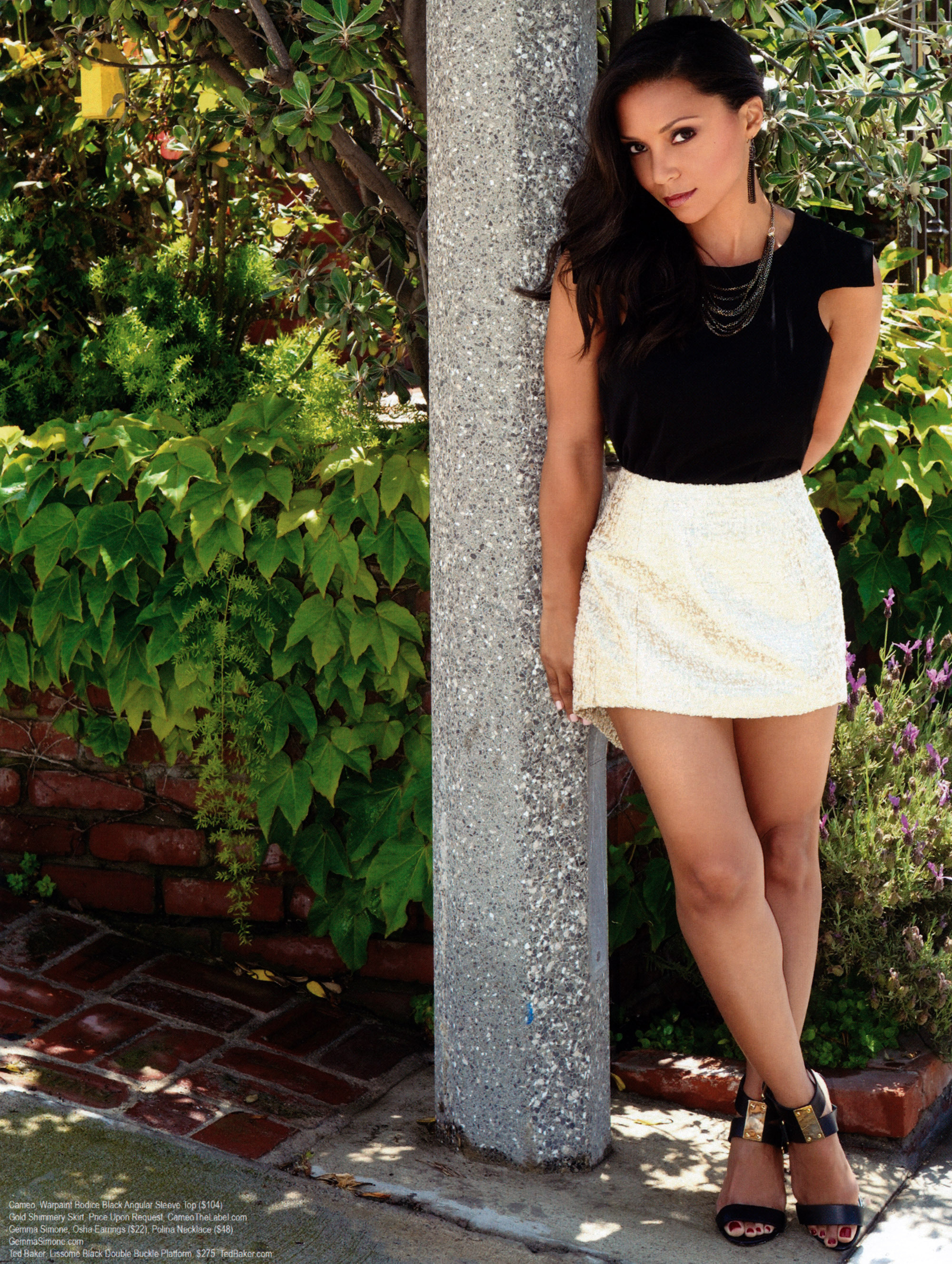 Danielle Nicolet's Feet - Emma Nicolet: Sexy Pics of the Stylish Content Creator