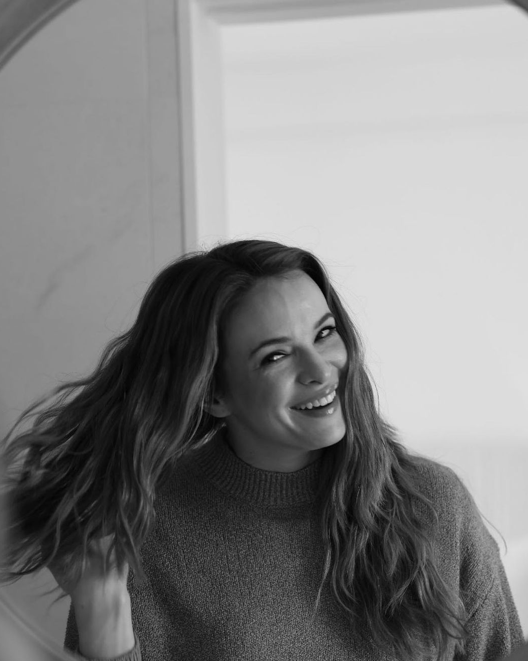 danielle panabaker : r/FlarrowPorn - Danielle Panabaker: Sexy Pics of the Sci-Fi Star with a Radiant Glow