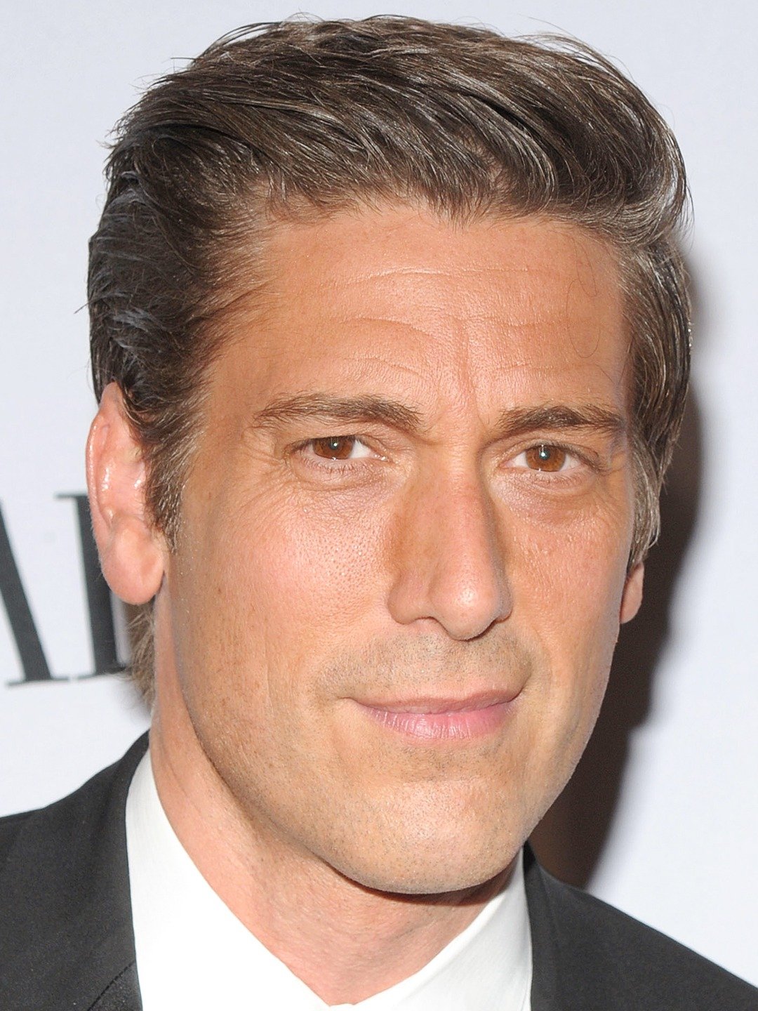 David Muir - Anchor, Journalist - Is David Muir Married Or Secretly Dating Someone?