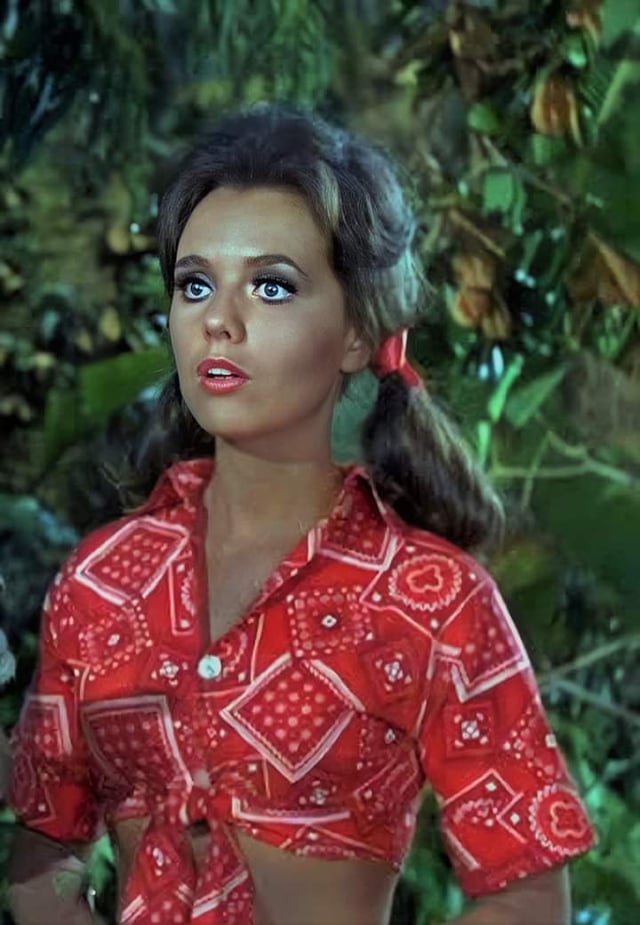 Dawn Wells : r/CelebsWithPetiteTits - Dawn Wells Height – Gilligan's Island Star Measured