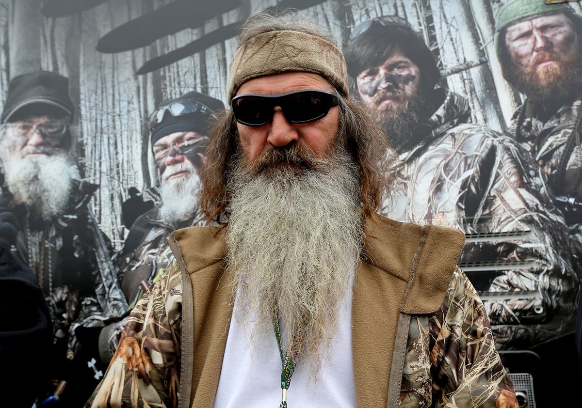 Did Duck Dynasty Dad Die? The Truth Behind The Rumors - How Old Was Phil Robertson When He Died?